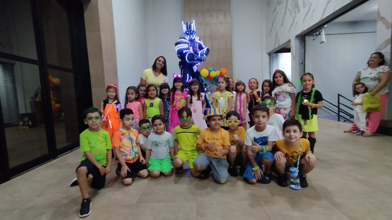Baile Neon 2024