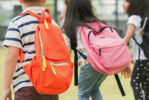 Com a volta às aulas se aproximando, é o momento ideal para ajudar seus filhos a se prepararem para um novo semestre letivo.